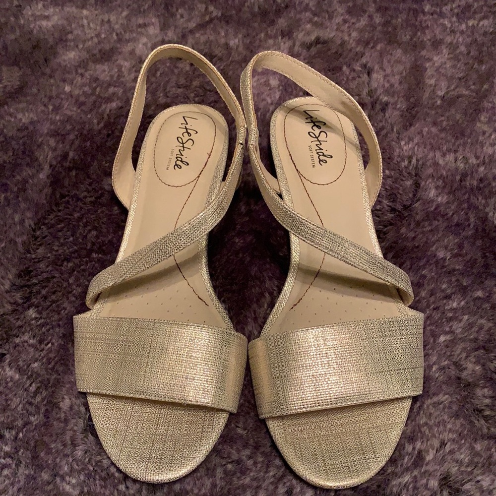 NWOT, Life Stride gold heeled sandals, 9.5w